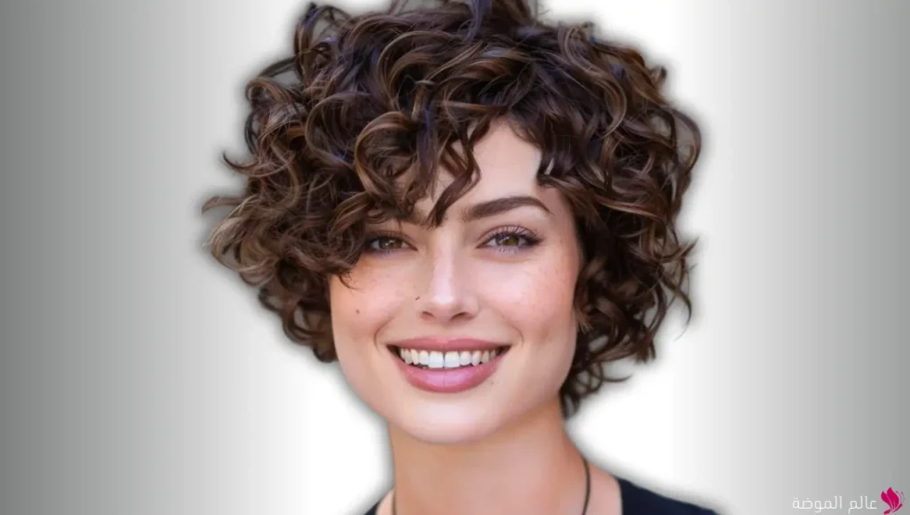 تسريحة الشعر القصير المجعد (Curly Pixie Cut) تسريحة الشعر القصير المجعد (Curly Pixie Cut)