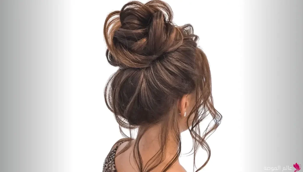 تسريحة الكعكة العالية (Top Knot) تسريحة الكعكة العالية (Top Knot)