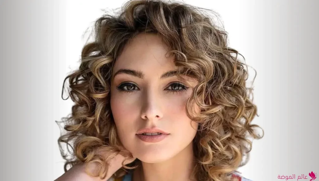 الشعرالكيرلي مع لفات (Curly Twists) الشعرالكيرلي مع لفات (Curly Twists)